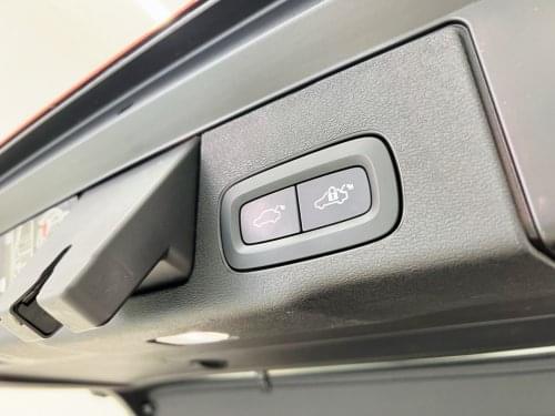 Comprar VOLVO XC60 R DESIGN AWD 2.0 B4 197CV 2019 de segunda mano VOLVO XC60 R DESIGN AWD 2.0 B4 197CV 2019 de segunda mano