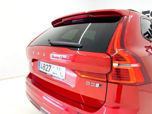 Comprar VOLVO XC60 R DESIGN AWD 2.0 B5 G 250CV AT8 2020 de segunda mano VOLVO XC60 R DESIGN AWD 2.0 B5 G 250CV AT8 2020 de segunda mano