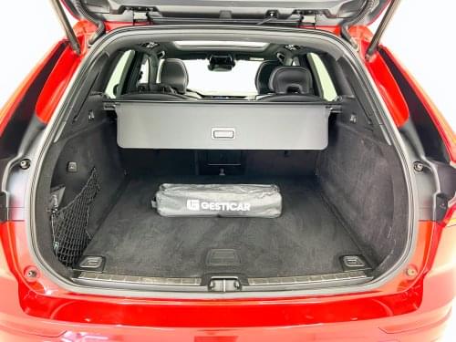 Comprar VOLVO XC60 R DESIGN AWD 2.0 B5 G 250CV AT8 2020 de segunda mano VOLVO XC60 R DESIGN AWD 2.0 B5 G 250CV AT8 2020 de segunda mano