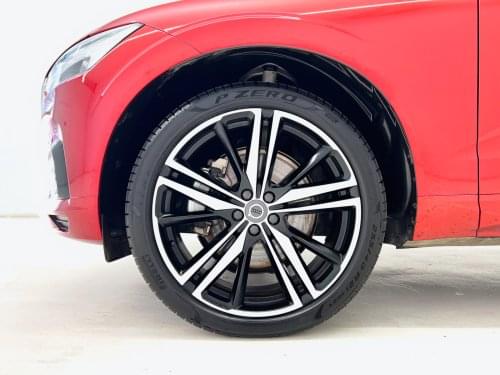 Comprar VOLVO XC60 R DESIGN AWD 2.0 B5 G 250CV AT8 2020 de segunda mano VOLVO XC60 R DESIGN AWD 2.0 B5 G 250CV AT8 2020 de segunda mano