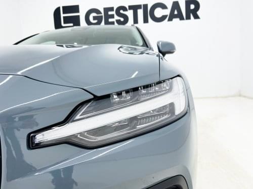 VOLVO V60 2.0 B4 (D)  ESSENTIAL AUTO 197cv 2023 de segunda mano