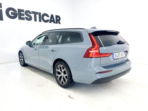 VOLVO V60 2.0 B4 (D)  ESSENTIAL AUTO 197cv 2023 de segunda mano