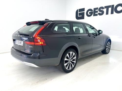 VOLVO V90 CROSS COUNTRY CORE 2.0 B4D 197 CV AUTO 2023 de segunda mano