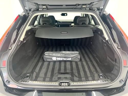 VOLVO V90 CROSS COUNTRY CORE 2.0 B4D 197 CV AUTO 2023 de segunda mano