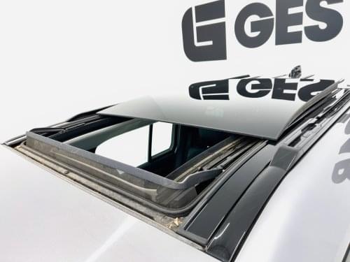 LAND ROVER DEFENDER 2.0 P300 SI4 SE 110 Auto 4WD 300CV 2020 de segunda mano