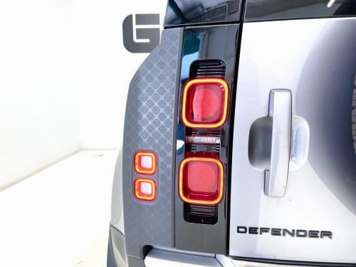 LAND ROVER DEFENDER 2.0 P300 SI4 SE 110 Auto 4WD 300CV 2020 de segunda mano