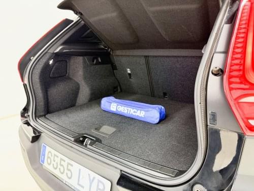 VOLVO XC40 ESSENTIAL  1.5 130CV MT6 E6D 2022 de segunda mano