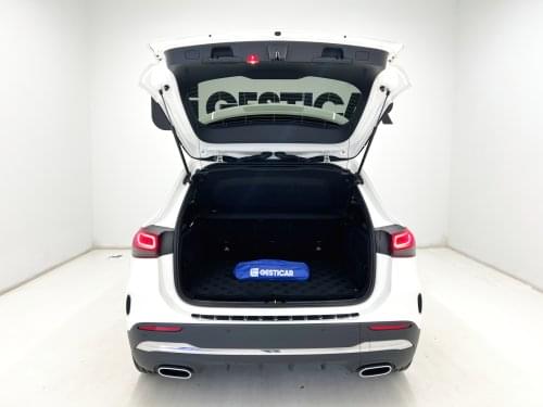 MERCEDES CLASE GLA 200D 150CV AUTO AMG 2021 de segunda mano