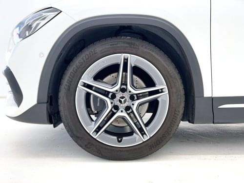 MERCEDES CLASE GLA 200D 150CV AUTO AMG 2021 de segunda mano