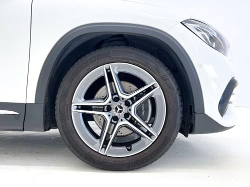 MERCEDES CLASE GLA 200D 150CV AUTO AMG 2021 de segunda mano