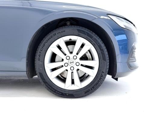 Comprar VOLVO V60 2.0 B4 MOMENTUM CORE AUTO 197CV 2020 de segunda mano VOLVO V60 2.0 B4 MOMENTUM CORE AUTO 197CV 2020 de segunda mano