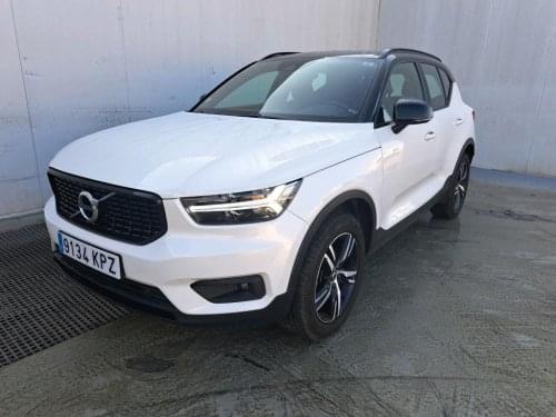 VOLVO XC40 1.5 T3 R-DESIGN 156 CV 2018 de segunda mano