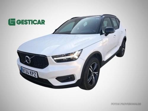 VOLVO XC40 1.5 T3 R-DESIGN 156 CV 2018 de segunda mano