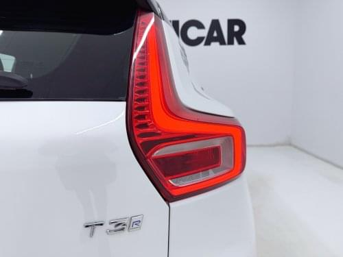 Comprar VOLVO XC40 1.5 T3 R-DESIGN 156 CV 2018 de segunda mano VOLVO XC40 1.5 T3 R-DESIGN 156 CV 2018 de segunda mano