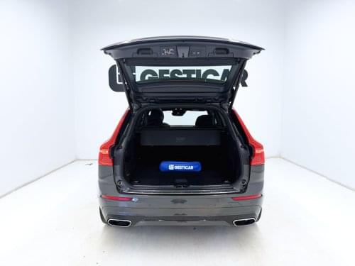 Comprar VOLVO XC60 2.0 T6 AWD RECHARGE R-DESIGN 340CV 2021 de segunda mano VOLVO XC60 2.0 T6 AWD RECHARGE R-DESIGN 340CV 2021 de segunda mano