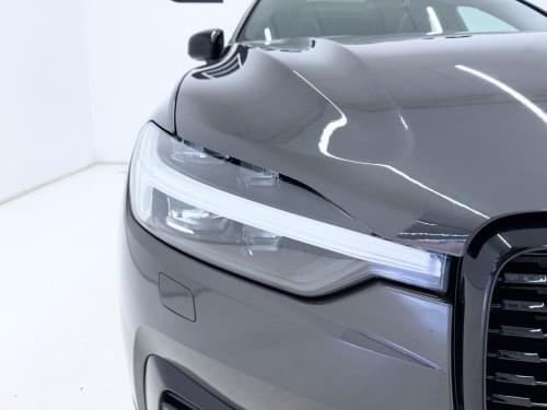 Comprar VOLVO XC60 2.0 T6 AWD RECHARGE R-DESIGN 340CV 2021 de segunda mano VOLVO XC60 2.0 T6 AWD RECHARGE R-DESIGN 340CV 2021 de segunda mano