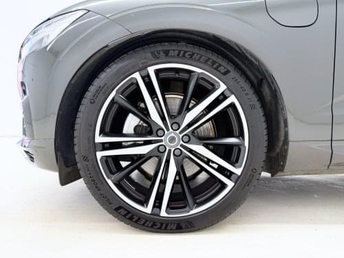 Comprar VOLVO XC60 2.0 T6 AWD RECHARGE R-DESIGN 340CV 2021 de segunda mano VOLVO XC60 2.0 T6 AWD RECHARGE R-DESIGN 340CV 2021 de segunda mano