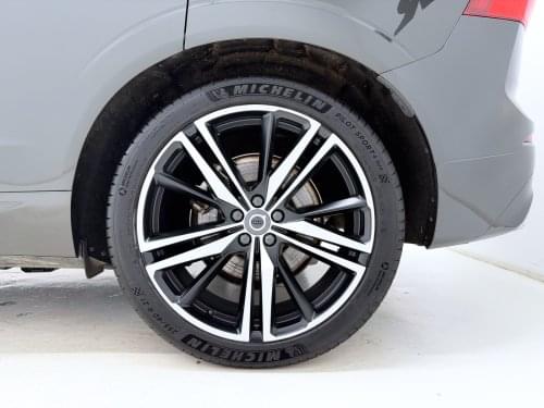 Comprar VOLVO XC60 2.0 T6 AWD RECHARGE R-DESIGN 340CV 2021 de segunda mano VOLVO XC60 2.0 T6 AWD RECHARGE R-DESIGN 340CV 2021 de segunda mano