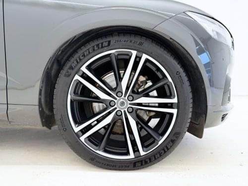 Comprar VOLVO XC60 2.0 T6 AWD RECHARGE R-DESIGN 340CV 2021 de segunda mano VOLVO XC60 2.0 T6 AWD RECHARGE R-DESIGN 340CV 2021 de segunda mano