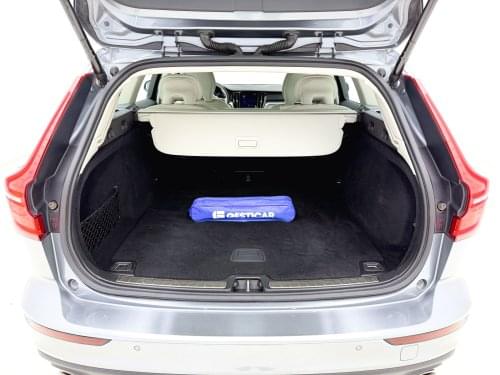 Comprar VOLVO V60 2.0 B3 G MOMENTUM PRO 163CV 2021 de segunda mano VOLVO V60 2.0 B3 G MOMENTUM PRO 163CV 2021 de segunda mano