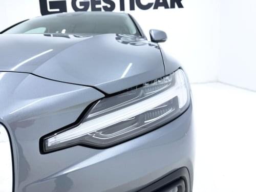 Comprar VOLVO V60 2.0 B3 G MOMENTUM PRO 163CV 2021 de segunda mano VOLVO V60 2.0 B3 G MOMENTUM PRO 163CV 2021 de segunda mano