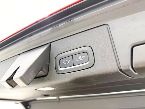 Comprar VOLVO XC60 2.0 T6 AWD RECHARGE R-DESIGN 340CV 2021 de segunda mano VOLVO XC60 2.0 T6 AWD RECHARGE R-DESIGN 340CV 2021 de segunda mano