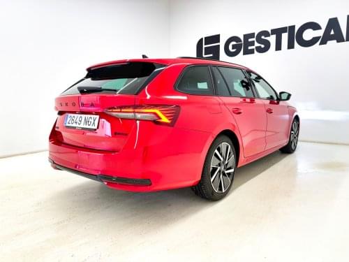 SKODA OCTAVIA COMBI 1.5ETSI 150CV DSG SPORTLINE 2025 de segunda mano