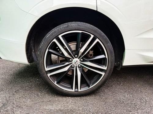 VOLVO XC60 T8 R DESIGN 390CV 2019 de segunda mano