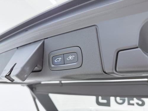 VOLVO XC60 T8 R DESIGN 390CV 2019 de segunda mano