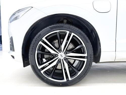 VOLVO XC60 T8 R DESIGN 390CV 2019 de segunda mano