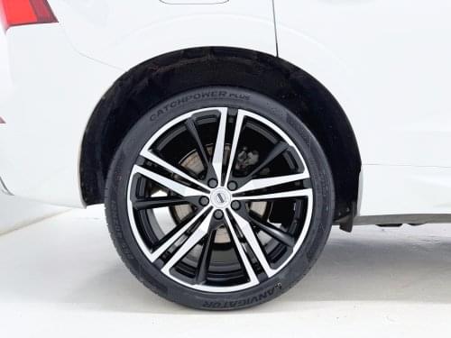 VOLVO XC60 T8 R DESIGN 390CV 2019 de segunda mano