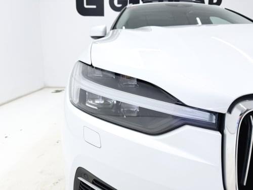 VOLVO XC60 T6 AWD RECHARGE INSCRIPTION 340CV AUTO 2021 de segunda mano