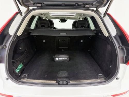 VOLVO XC60 T6 AWD RECHARGE INSCRIPTION 340CV AUTO 2021 de segunda mano