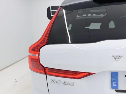 VOLVO XC60 2.0 B5 D AWD R-DESIGN AUTO 235CV 2020 de segunda mano