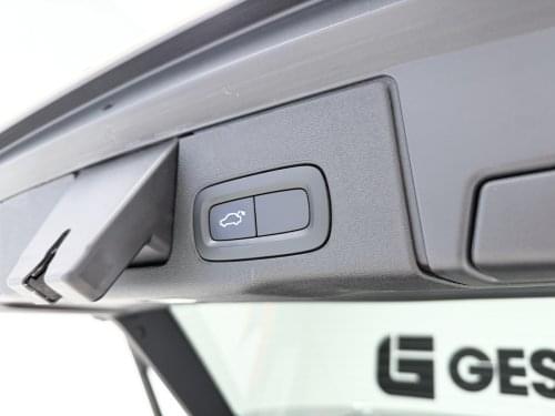 VOLVO XC60 2.0 B5 D AWD R-DESIGN AUTO 235CV 2020 de segunda mano