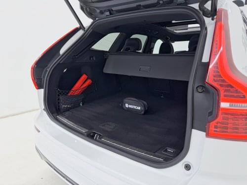 VOLVO XC60 2.0 B5 D AWD R-DESIGN AUTO 235CV 2020 de segunda mano