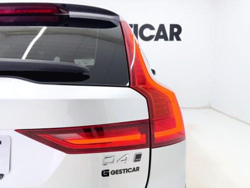 Comprar VOLVO V90 CROSS COUNTRY D4 190CV MOMENTUM 2019 de segunda mano VOLVO V90 CROSS COUNTRY D4 190CV MOMENTUM 2019 de segunda mano