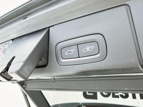 VOLVO XC60 2.0 T6 AWD RECHARGE R-DESIGN  AUTO 340CV 2020 de segunda mano