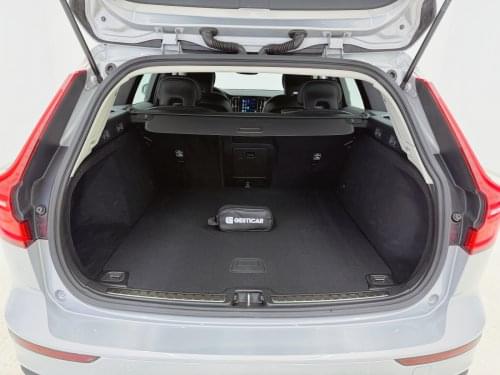 VOLVO V60 2.0 B4  ESSENTIAL AUTO 197CV 2023 de segunda mano