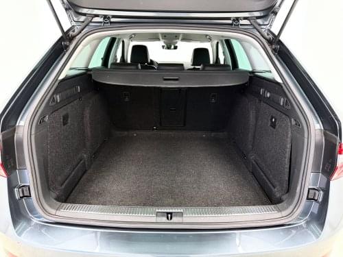 SKODA SUPERB COMBI STYLE 2.0TDI 150CV DSG 2017 de segunda mano