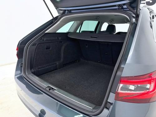 SKODA SUPERB COMBI STYLE 2.0TDI 150CV DSG 2017 de segunda mano