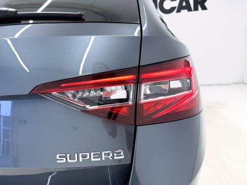SKODA SUPERB COMBI STYLE 2.0TDI 150CV DSG 2017 de segunda mano