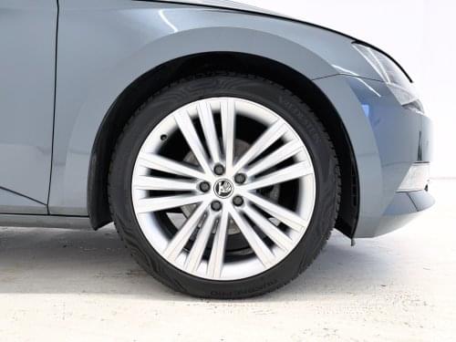 SKODA SUPERB COMBI STYLE 2.0TDI 150CV DSG 2017 de segunda mano