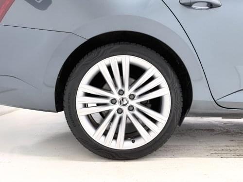 SKODA SUPERB COMBI STYLE 2.0TDI 150CV DSG 2017 de segunda mano