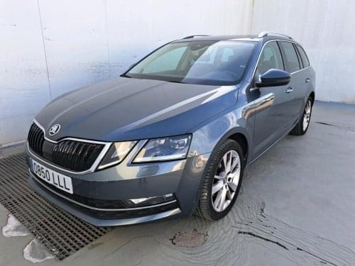 Comprar SKODA OCTAVIA COMBI 1.5 TSI DSG STYLE 150CV 2020 de segunda mano SKODA OCTAVIA COMBI 1.5 TSI DSG STYLE 150CV 2020 de segunda mano