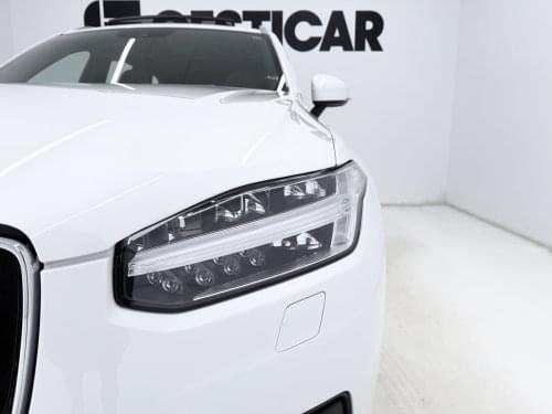 VOLVO XC90 2.0 B5 G AWD MOMENTUM AUTO 250CV 2021 de segunda mano