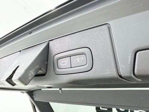 Comprar VOLVO XC60 2.0 T6 AWD RECHARGE R-DESIGN 355CV AUTO 2022 de segunda mano VOLVO XC60 2.0 T6 AWD RECHARGE R-DESIGN 355CV AUTO 2022 de segunda mano