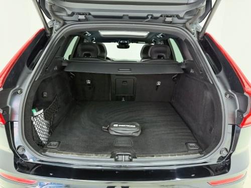 Comprar VOLVO XC60 2.0 T6 AWD RECHARGE R-DESIGN 355CV AUTO 2022 de segunda mano VOLVO XC60 2.0 T6 AWD RECHARGE R-DESIGN 355CV AUTO 2022 de segunda mano