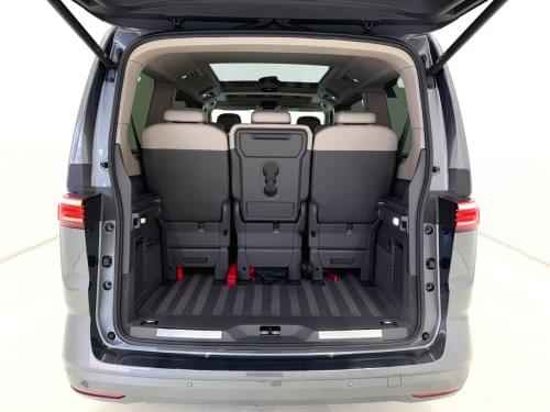 Comprar VOLKSWAGEN MULTIVAN 2.0 TSI 204CV Life DSG Larga 2023 de segunda mano VOLKSWAGEN MULTIVAN 2.0 TSI 204CV Life DSG Larga 2023 de segunda mano