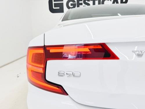Comprar VOLVO S90 SEDáN 2.0 D4 MOMENTUM AUTO 190CV 2019 de segunda mano VOLVO S90 SEDáN 2.0 D4 MOMENTUM AUTO 190CV 2019 de segunda mano